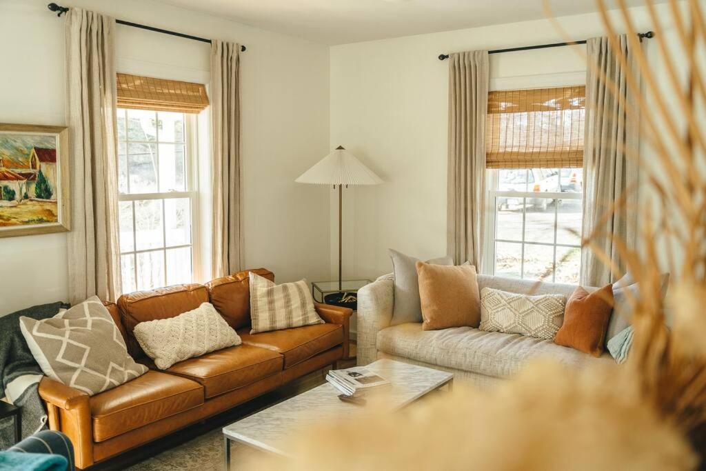 Cozy Cottage, Hot Tub, Fire Pit, 15Min To Hudson And Hiking Catskill Bagian luar foto