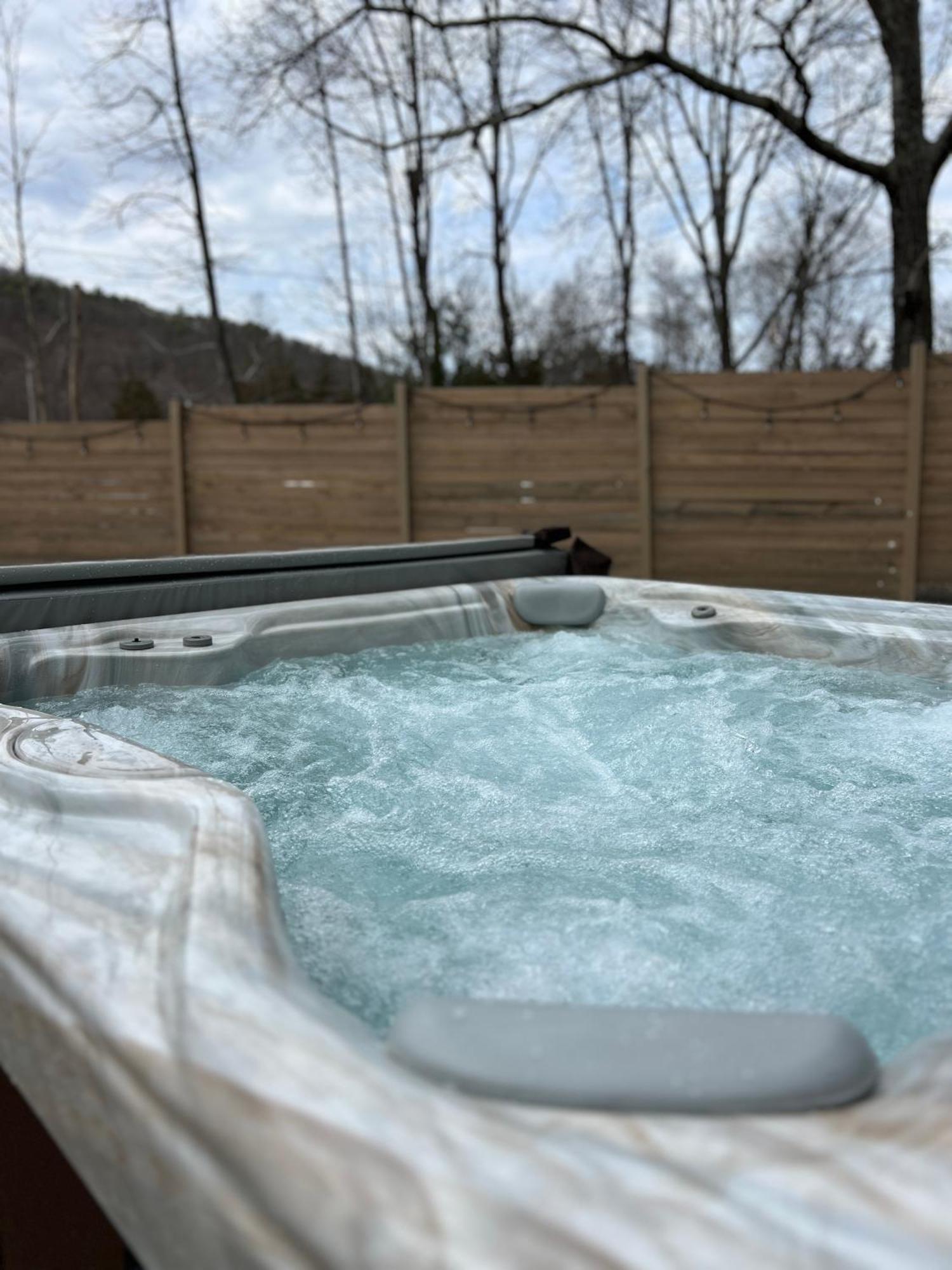 Cozy Cottage, Hot Tub, Fire Pit, 15Min To Hudson And Hiking Catskill Bagian luar foto